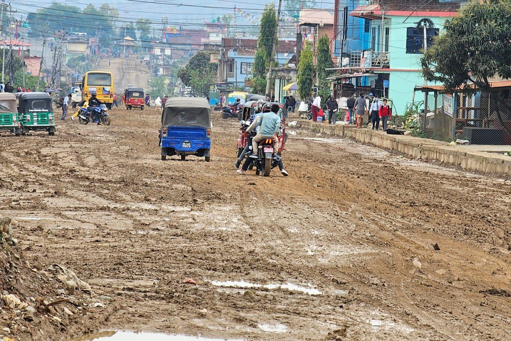 सडक अलपत्र पार्ने ठेकेदारको जमानत जफत