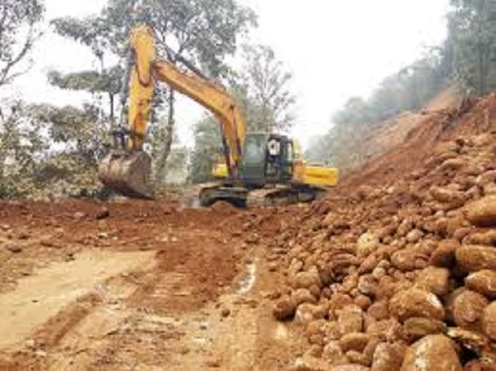 वर्षाका कारण दुम्किबासमा वैकल्पिक सडक अवरुद्ध