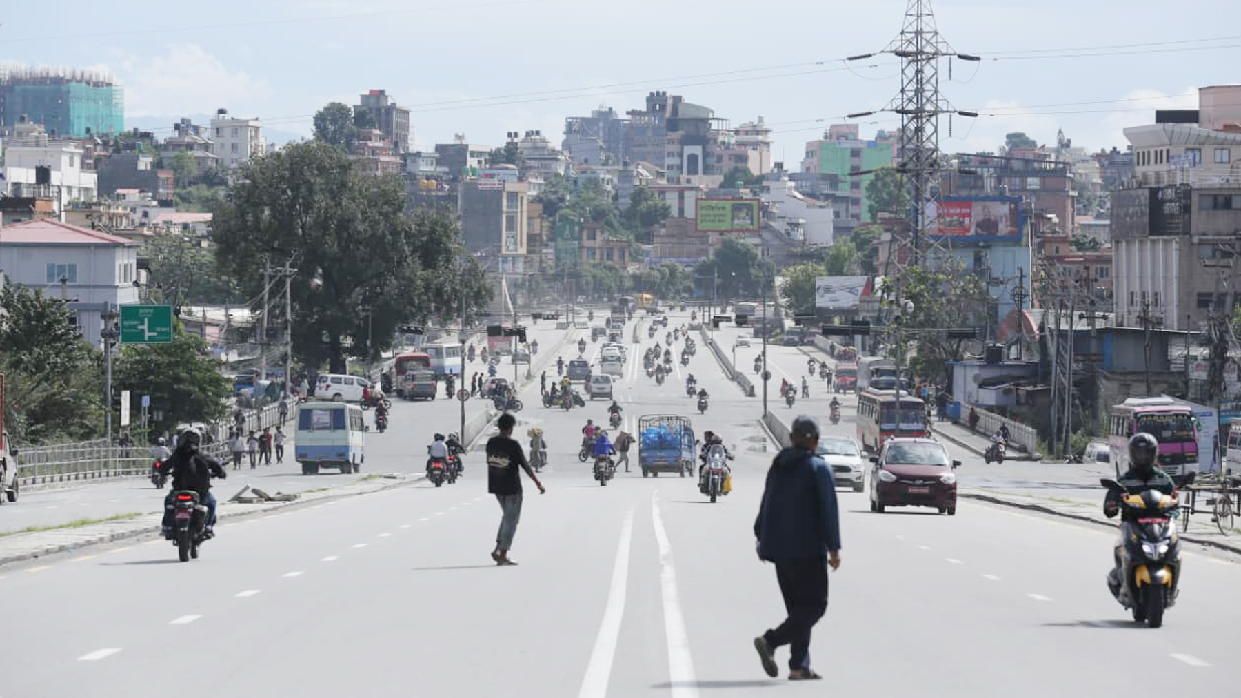 वर्षा रोकिएसँगै काठमाडौँ उपत्यकाको जनजीवन सामान्य बन्दै