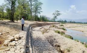 बाढीबाट जोगाउन तटबन्ध निर्माण