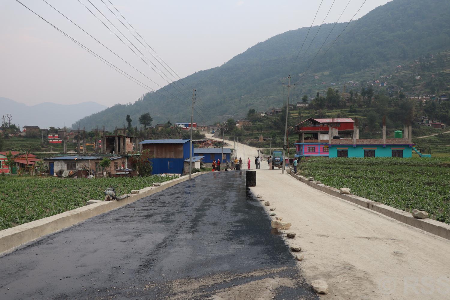 दरवाङ–मुना–ढोरपाटन सडकमा कालोपत्र सुरु