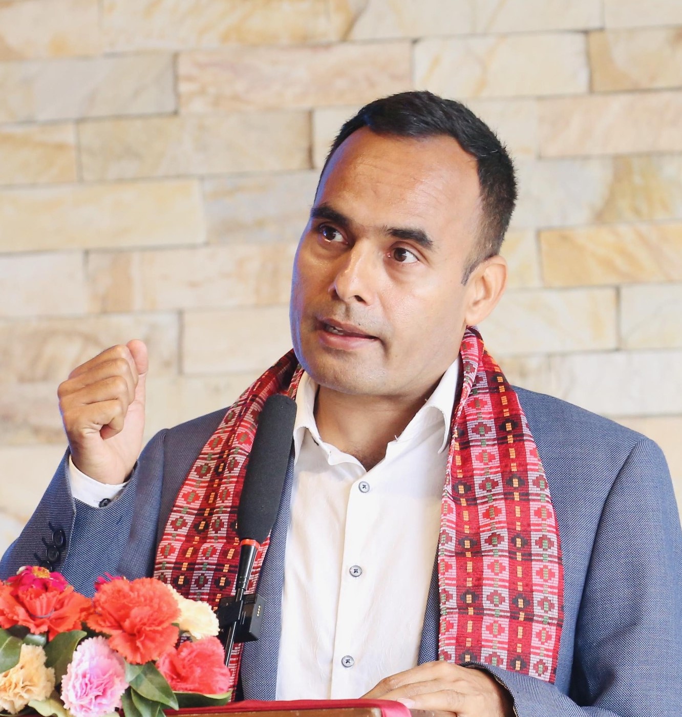 संस्थागत क्षमता विकासमार्फत सेवा प्रवाह सुधार सरकारको प्राथमिकतामाः सञ्चारमन्त्री