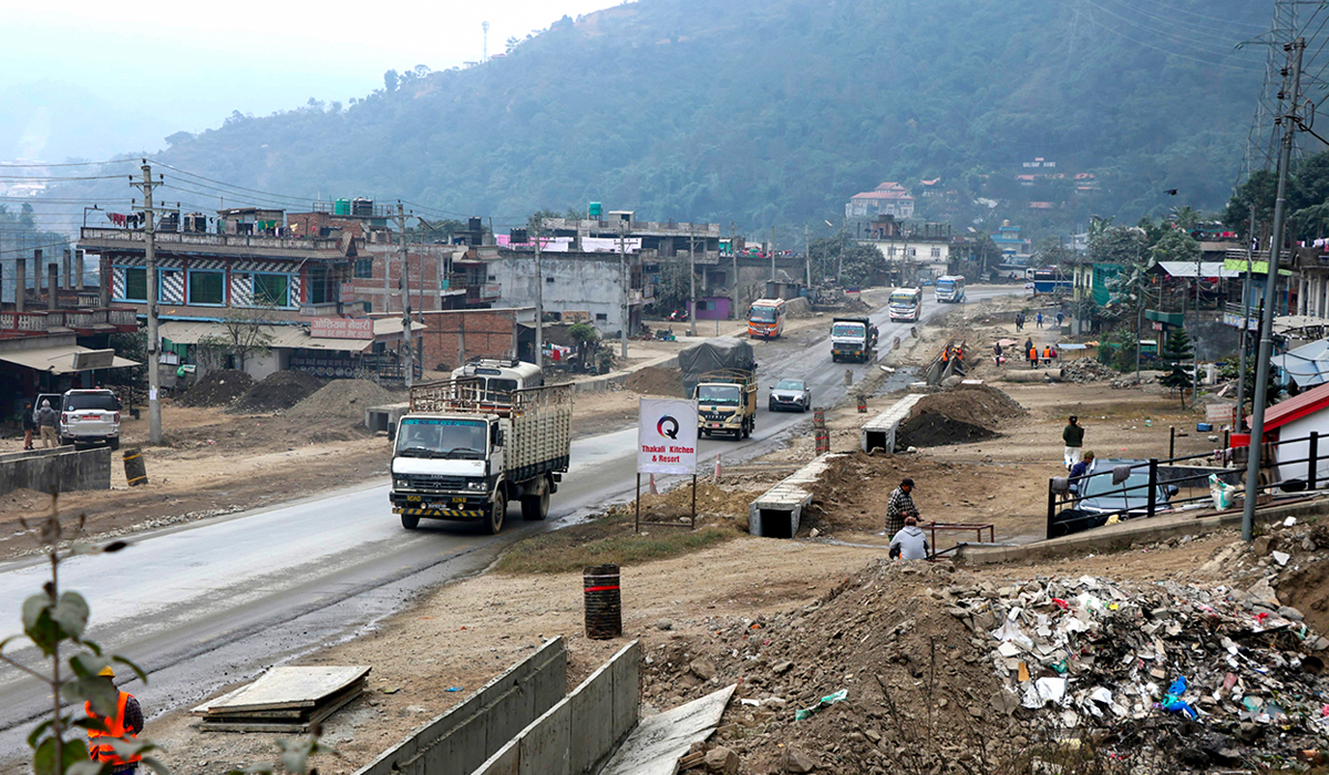 पृथ्वी राजमार्ग विस्तार : अझै करिब १०० बिजुलीका पोल सार्न बाँकी