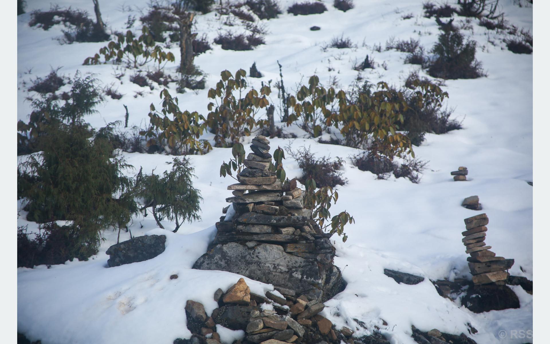 पर्यटकका रोजाइमा सिन्धुपाल्चोकको भैरवकुण्ड