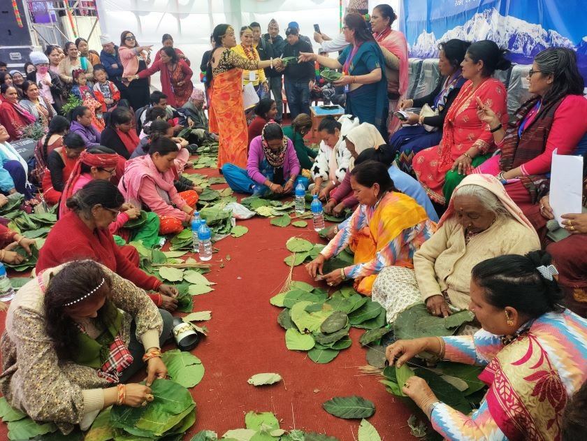 सीप सिकेर आत्मनिर्भर बन्दै म्याग्देका महिला