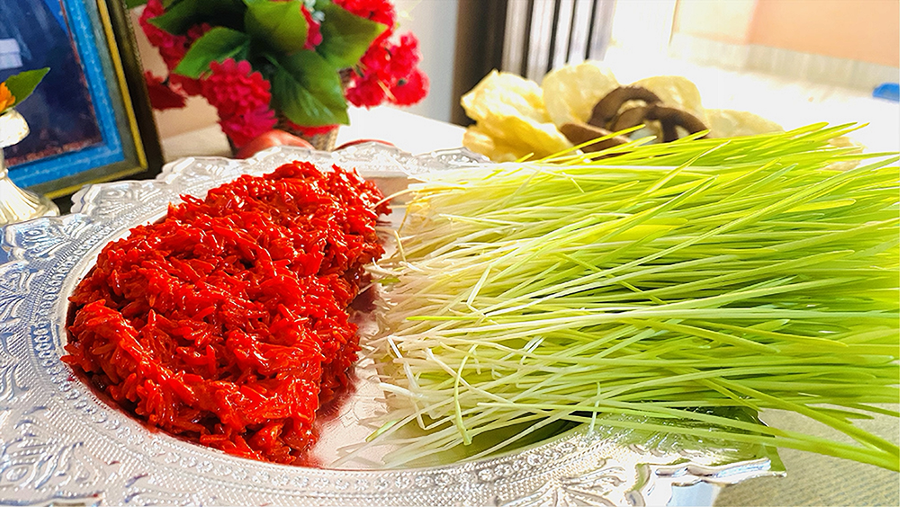 दसैँ टीकाको दोस्रो दिन, मान्यजनको हातबाट टीका–जमरा ग्रहण गरिँदै