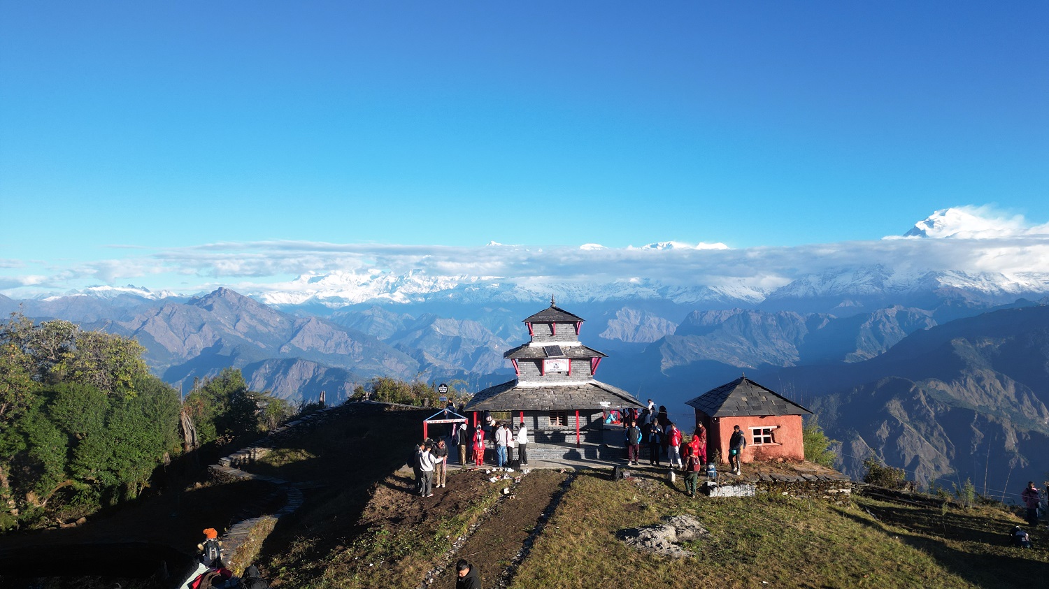 धार्मिक पर्यटकीयस्थल तिनचुलेमा पूर्वाधार निर्माणसगै पर्यटकमा बृद्धि
