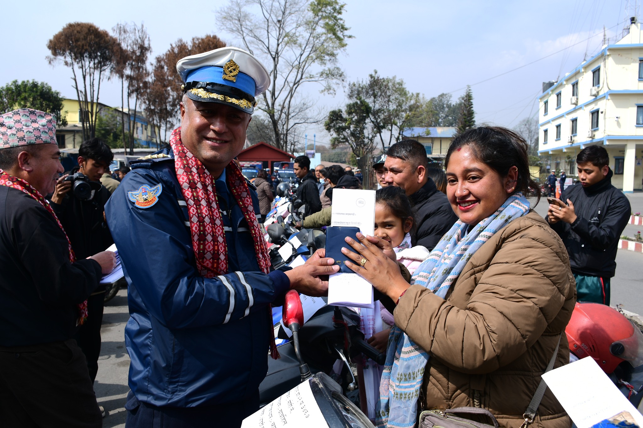 भेटिएका ५३ वटा सवारीसाधन धनीलाई हस्तान्तरण