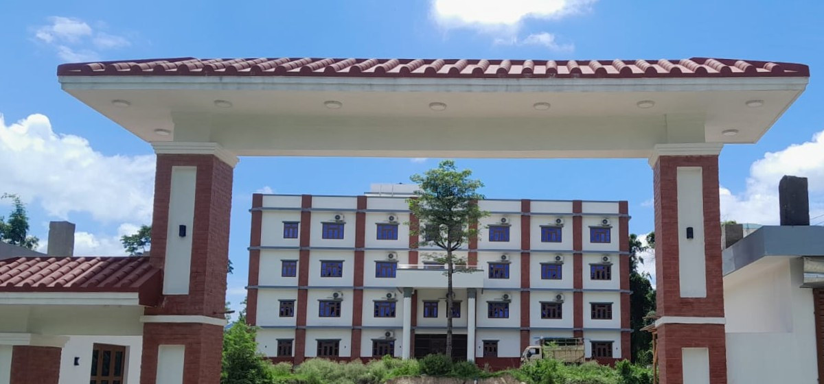 त्रियुगा नगरपालिका नयाँ भवनमा,  १२ करोड १३ लाखमा निर्माण